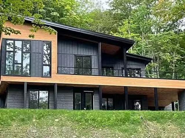 House for sale in Memphrémagog, Quebec