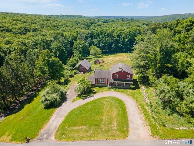 House for sale in Oxford, Connecticut