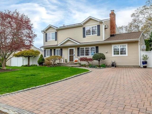 House for sale in Bohemia, New York