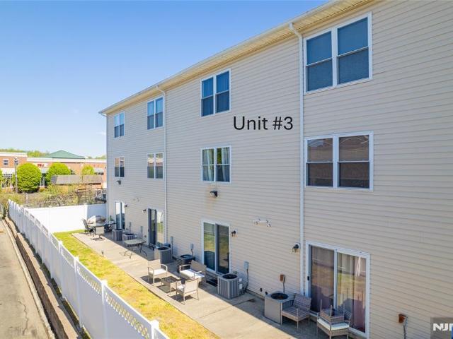 Townhouse for sale in Lodi, New Jersey