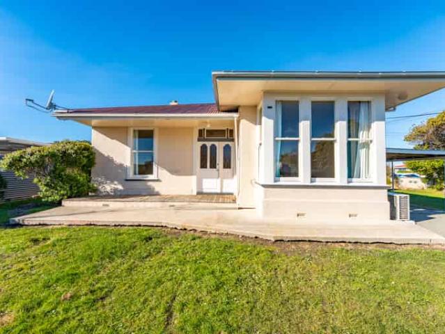 House for rent in Otakou