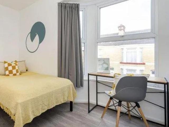 House for rent in Kensington, Calderstones