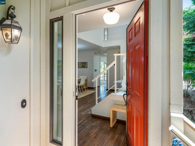 Townhouse for sale in Novato, California