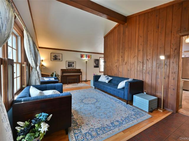 House for sale in Smithtown, New York