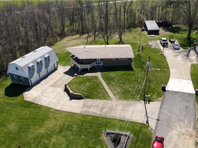 House for sale in Hickory, Pennsylvania