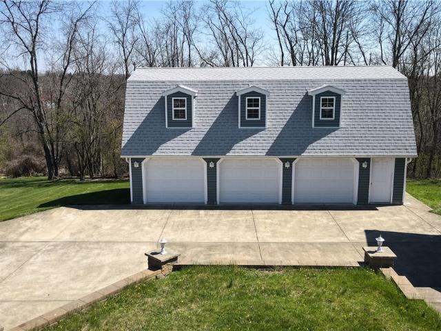 House for sale in Hickory, Pennsylvania