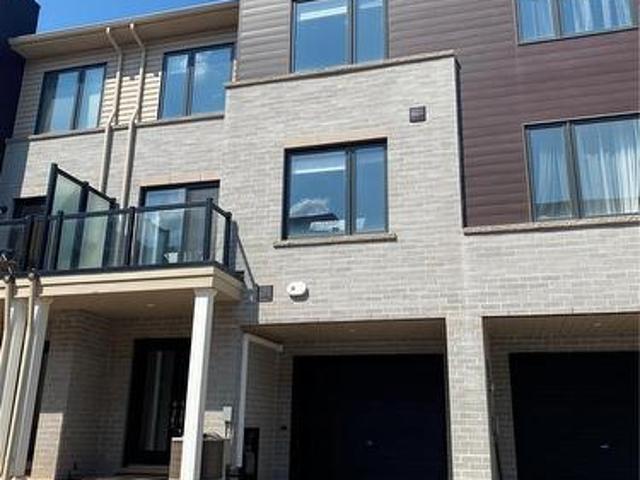 Townhouse for rent in Ancaster, Ontario
