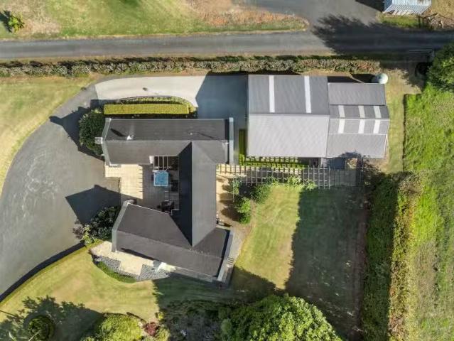 House for sale in Awhitu