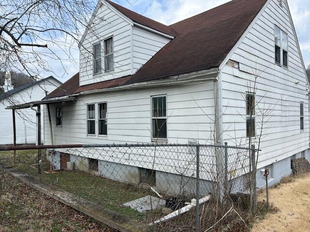 House for sale in Oneida, Kentucky
