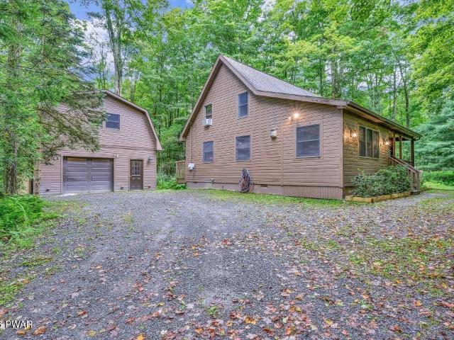 House for sale in Lake Ariel, Pennsylvania