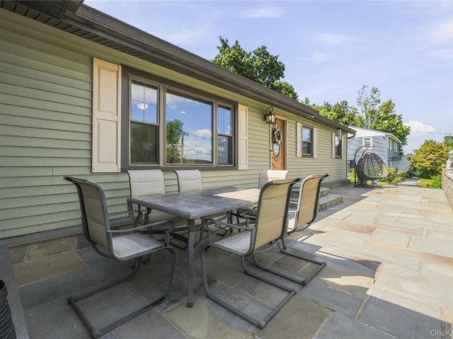 House for sale in Baldwin Place, New York