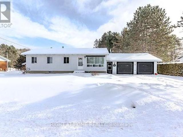 House for sale in Renfrew, Ontario