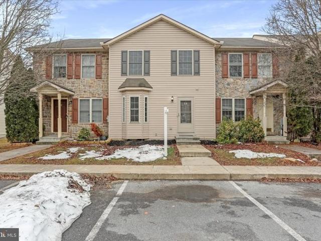 Townhouse for sale in Bunker Hill, West Virginia