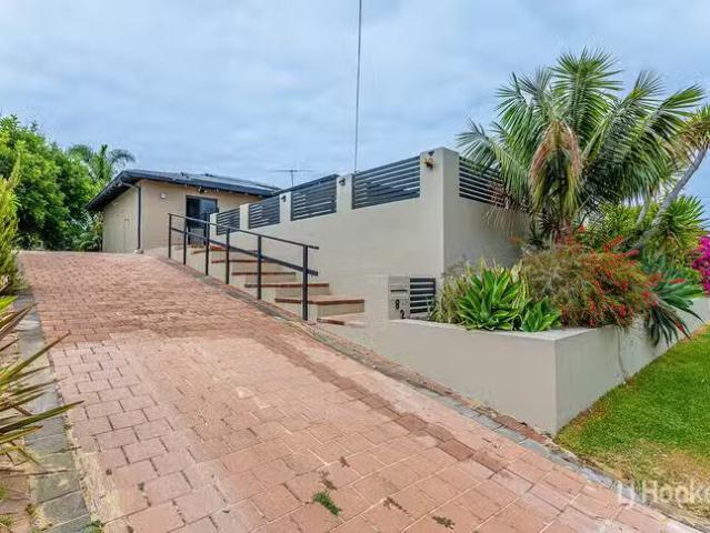 House for rent in Golden Bay
