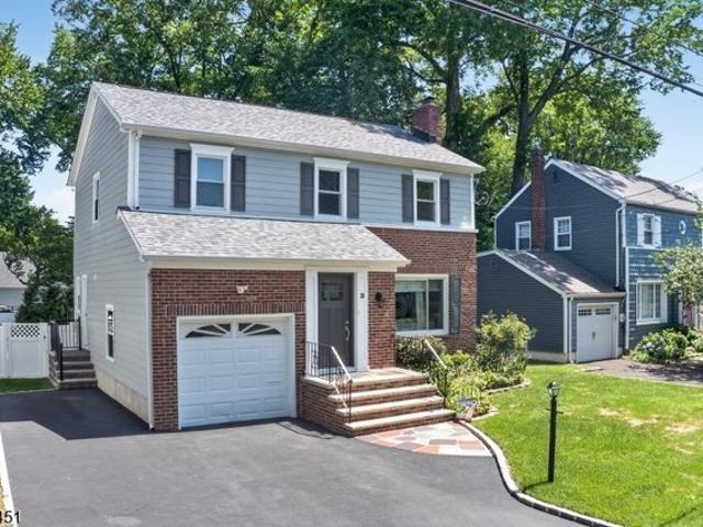 House for sale in Springfield, New Jersey