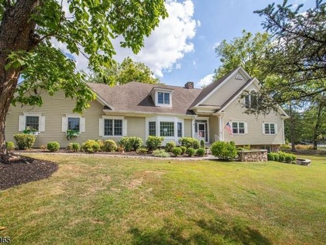 House for sale in Liberty Corner, New Jersey