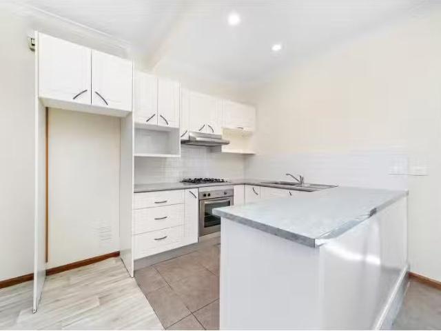 House for rent in Wollongong West, New South Wales