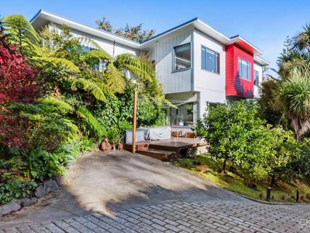 House for sale in Days Bay, Wellington