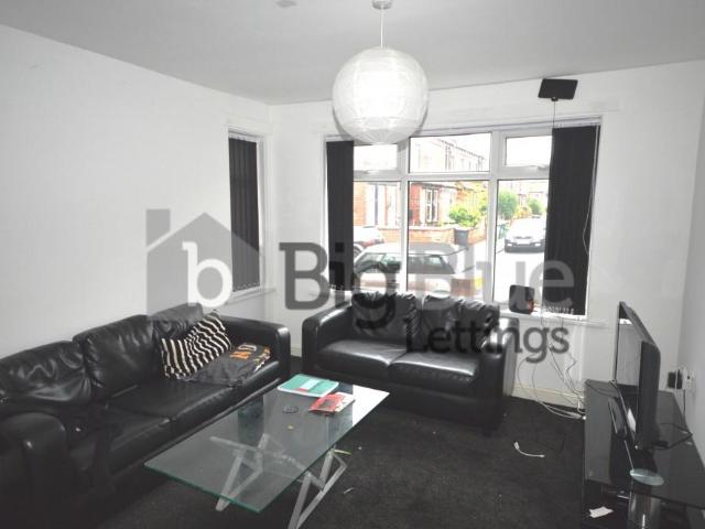 House for rent in Hyde Park, West Yorkshire