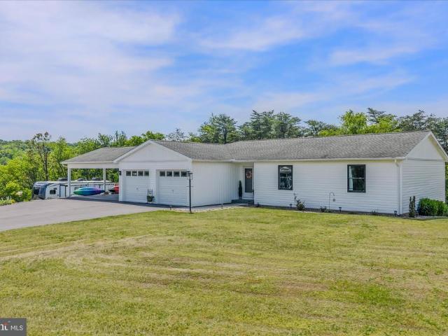 House for sale in Berkeley Springs, West Virginia