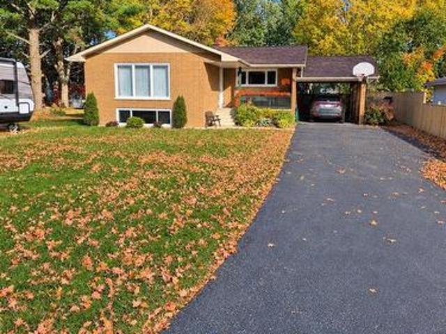 House for sale in Nottawa, Clearview