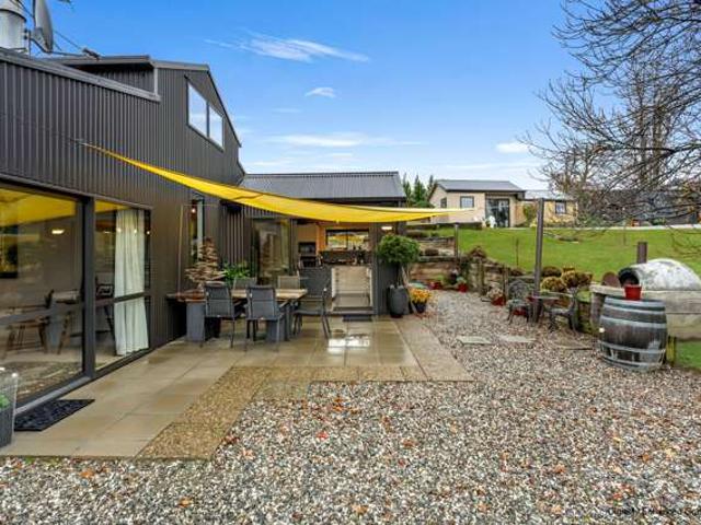 House for sale in Otakou