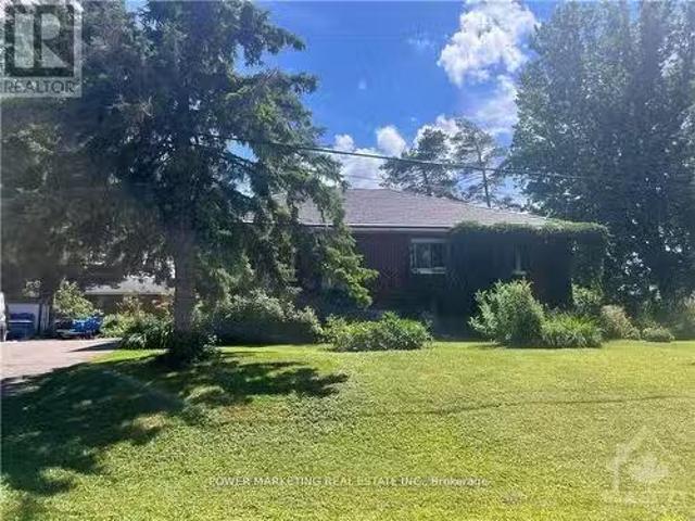 House for sale in Nepean