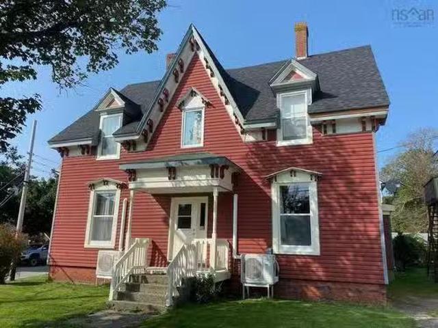 House for sale in Yarmouth, Nova Scotia