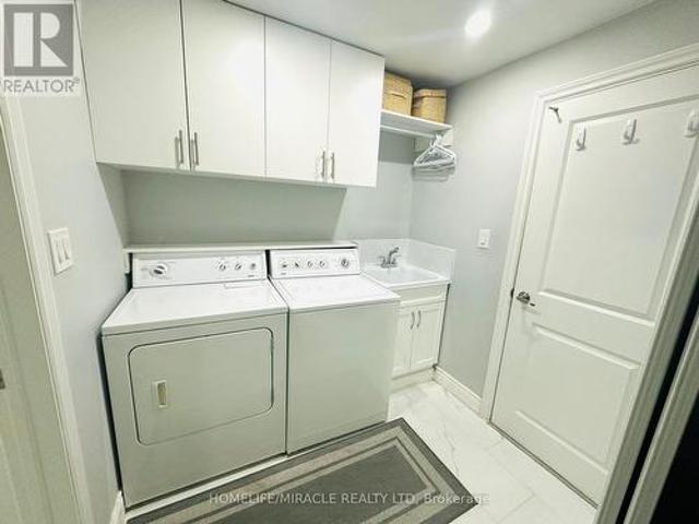 House for sale in Ancaster, Ontario