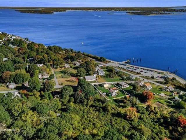 House for sale in Portsmouth, Rhode Island