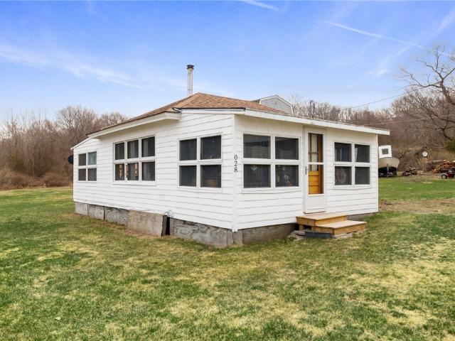 House for sale in Portsmouth, Rhode Island