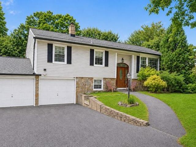 House for sale in Baldwin Place, New York