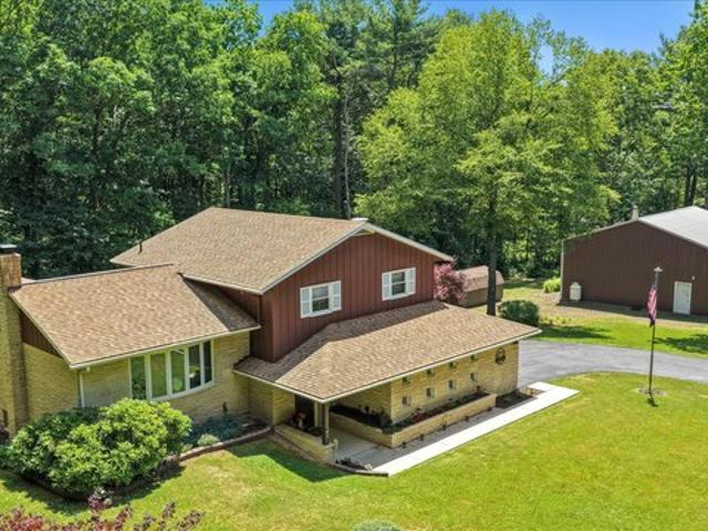 House for sale in Pine Grove, Pennsylvania
