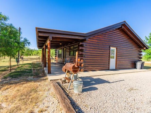 House for sale in Utopia, Texas