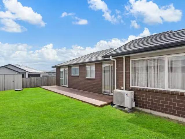 House for sale in Awhitu