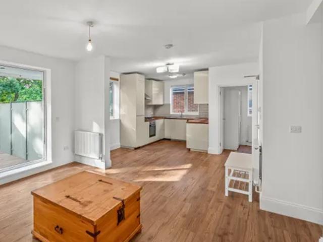 Apartment for rent in Putney Vale, Greater London
