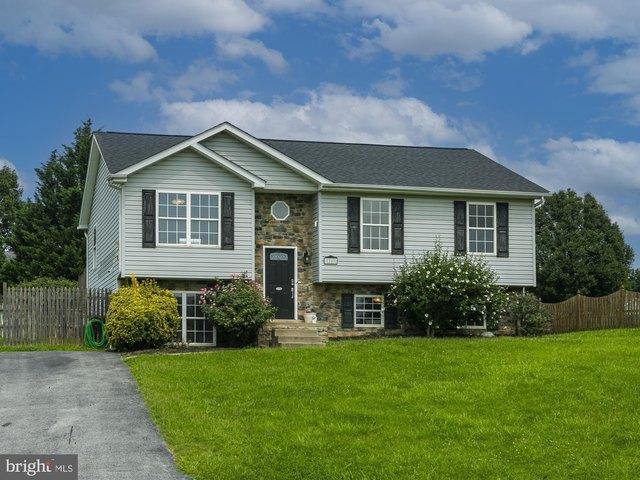 House for sale in Kearneysville, West Virginia