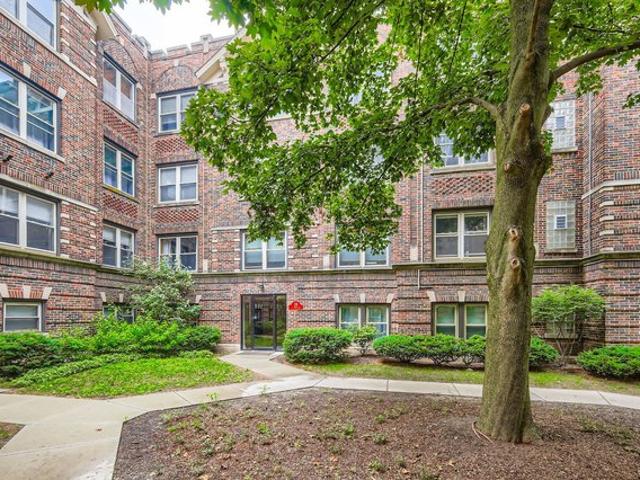 Condo for sale in La Grange, Illinois
