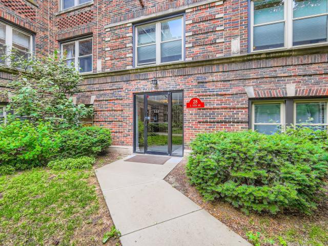 Condo for sale in La Grange, Illinois