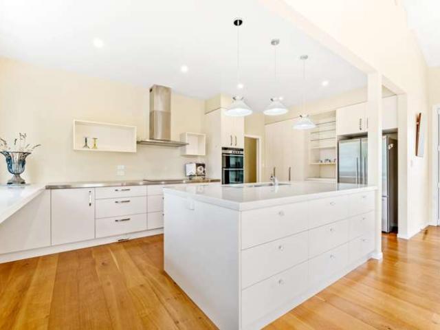 House for sale in Snells Beach