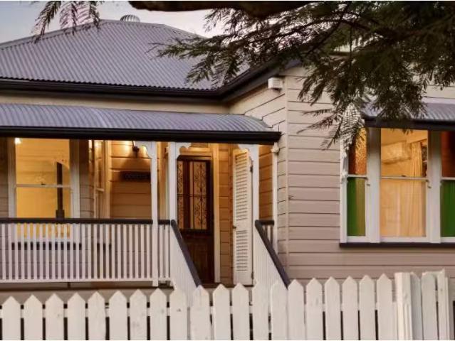 House for rent in Coorparoo, Greater Brisbane