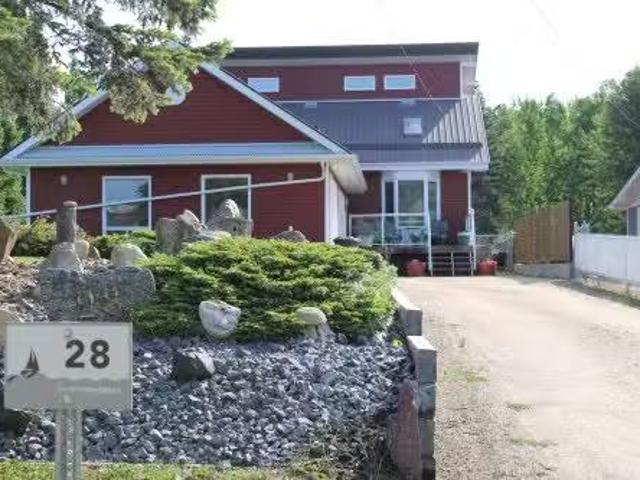 House for sale in Gull Lake, Alberta