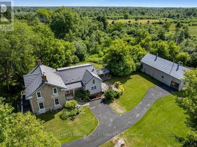 House for sale in Ontario
