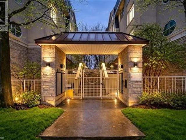 Townhouse for sale in Woburn, Ontario