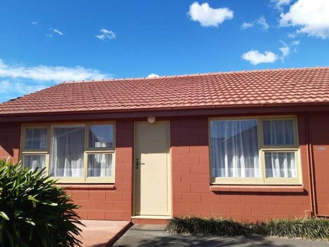 Apartment for rent in Chaslands, Canterbury