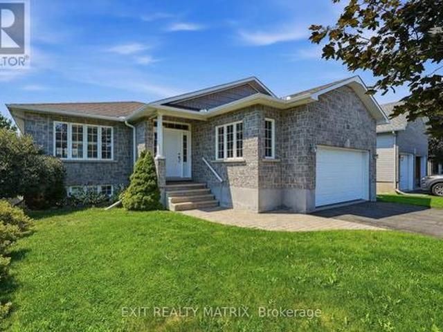 House for sale in Russell, Ontario