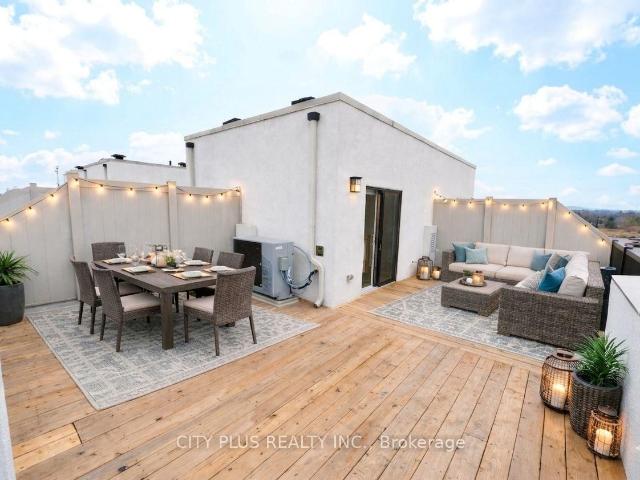 Townhouse for sale in Woburn, Ontario