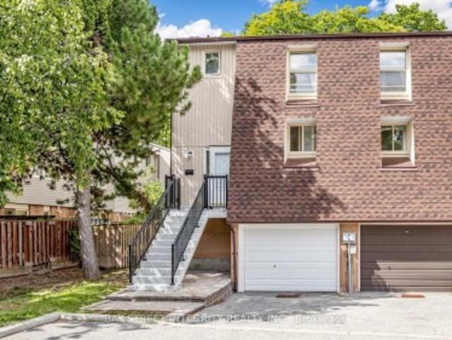 Townhouse for sale in Woburn, Ontario