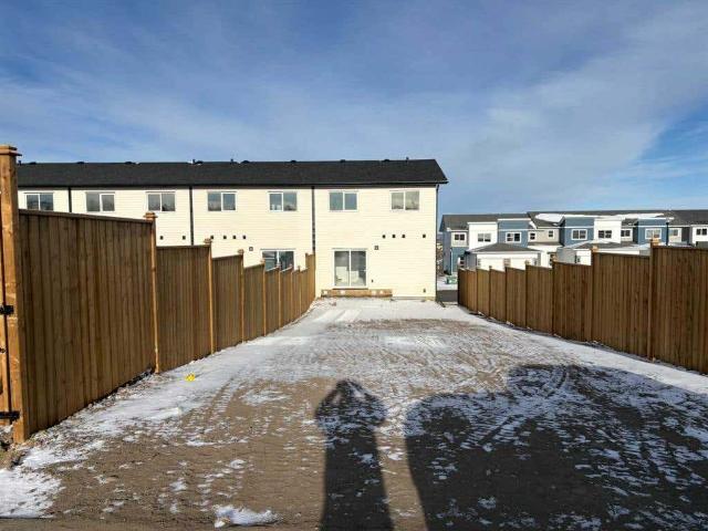 Townhouse for sale in Sylvan Lake, Alberta