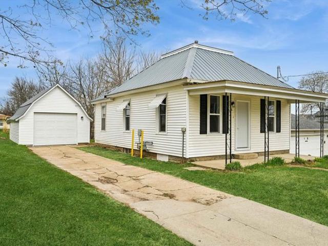 House for sale in Linn, Iowa